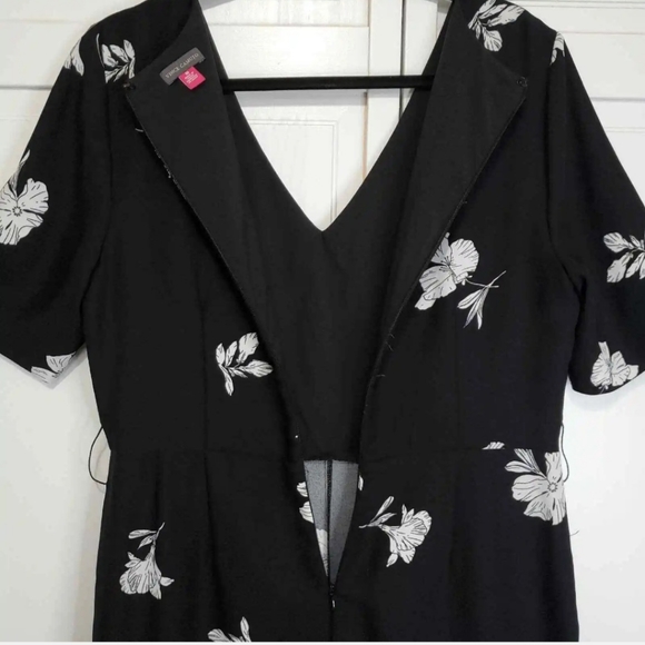 Vince Camuto Tossed Flowers Black White Floral printed Elbow Sleeve Jumpsuit 14 - Picture 12 of 15